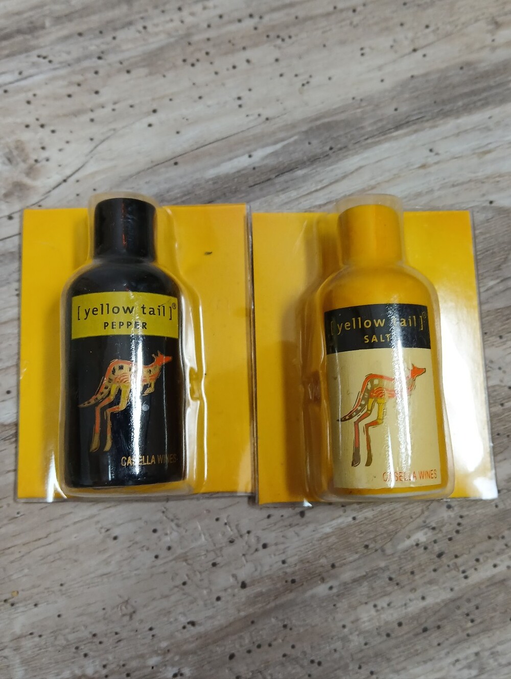 Yellow Tail Wine Promotional Salt & Pepper Shaker Set - Kangaroo Novelty NEW